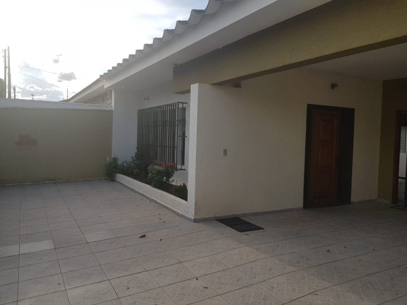 Casa à venda Parque Quinta das Paineiras com 351m² e 4 quartos por R$ 650.000 - 355947840-foto-frente.jpg