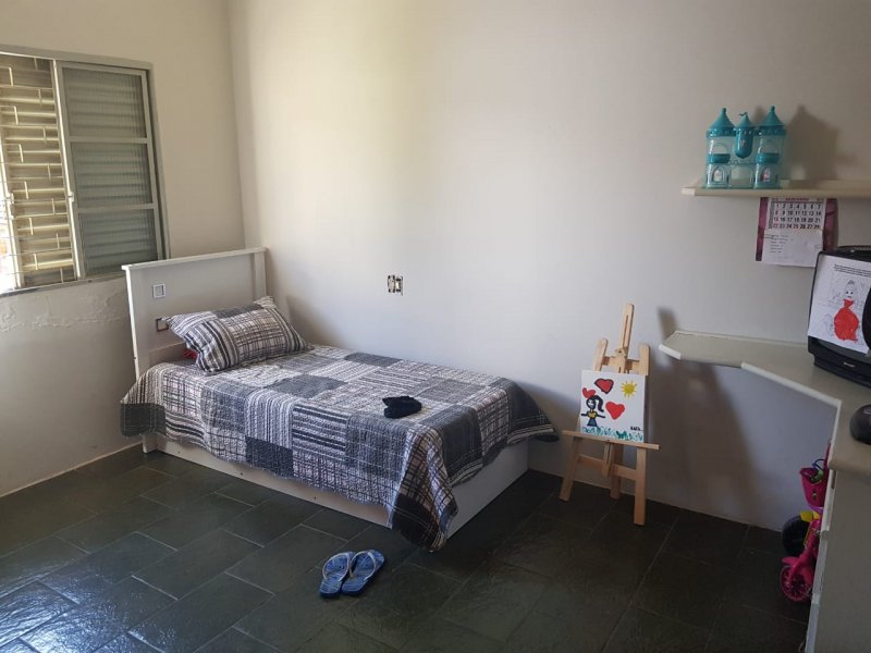 Casa à venda Parque Quinta das Paineiras com 351m² e 4 quartos por R$ 650.000 - 441651895-foto-quarto-3-cama.jpg