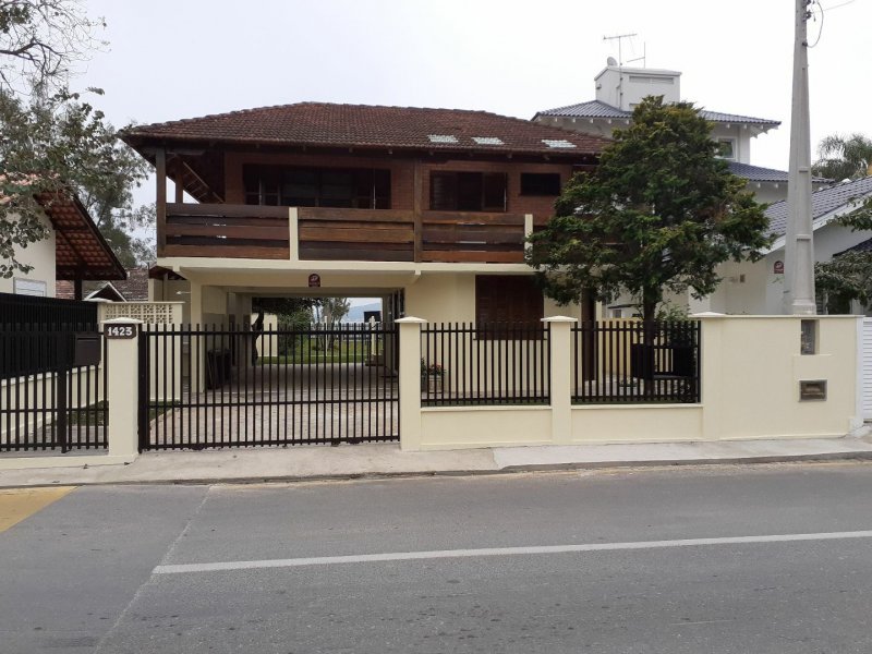 imóvel com 180m² - Praia da Enseada - São Francisco do Sul