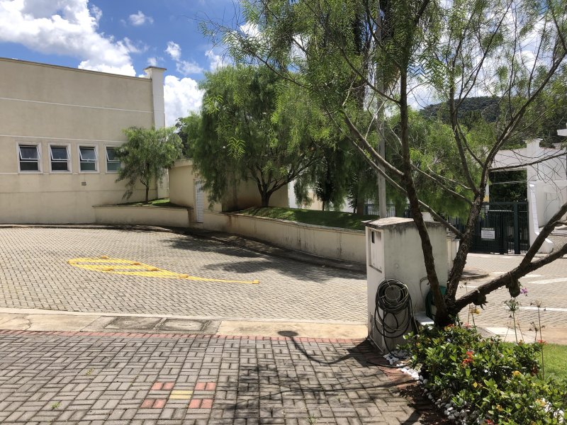 Casa de condomínio à venda Portal dos Gramados com 160m² e 3 quartos por R$ 860.000 - 2026171175-4b2b1f77-78c6-4cd1-b7d2-fb71e54bf668.jpeg