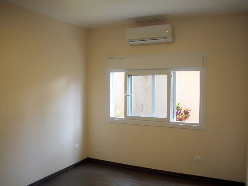 Casa à venda Vila Esperia Ou Giglio com 510m² e 4 quartos por R$ 1.300.000 - 1633946614-14-quarto-1-detalhe-ar-condicionado-e-cortinas-blackout-automatizadas.jpg