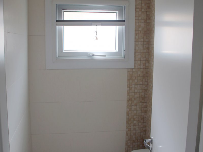 Casa à venda Vila Esperia Ou Giglio com 510m² e 4 quartos por R$ 1.300.000 - 327101573-7-lavabo-sala.jpg