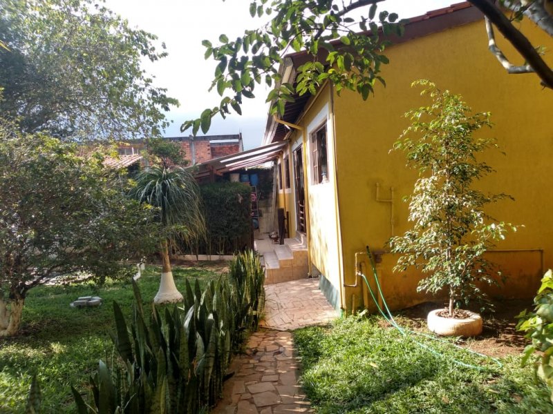 Casa à venda Jardim Esperança com 559m² e 3 quartos por R$ 1.200.000 - 1773623751-quintal-olhando-em-baixo2.jpeg