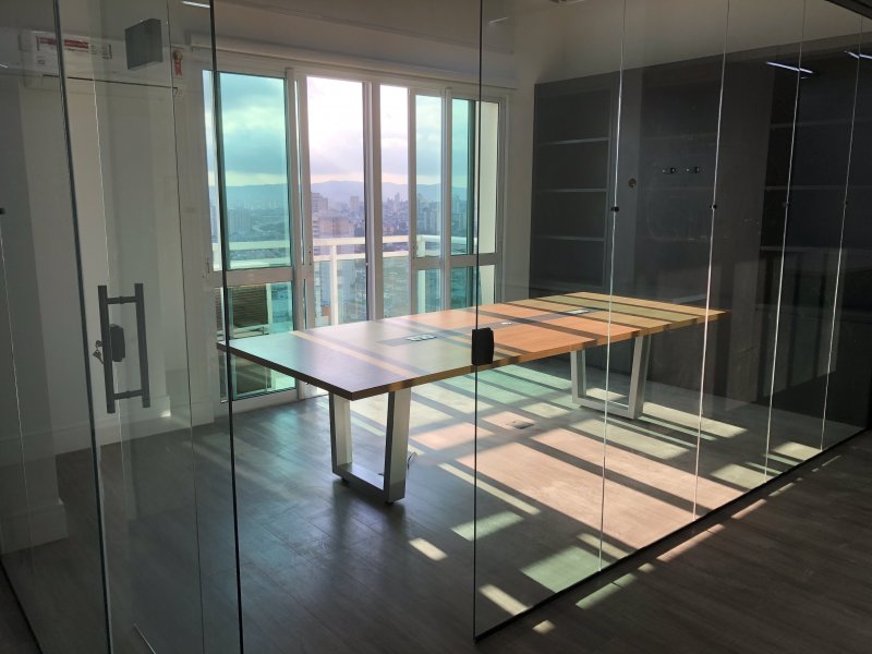 Comercial à venda Vila Carrão com 148m² e 1 quarto por R$ 1.560.000 - 1957094283-img-3472.JPG