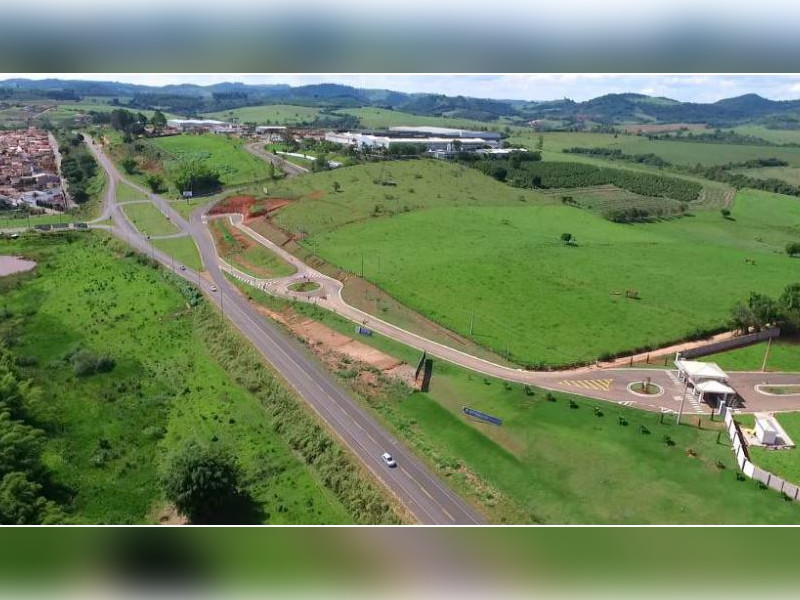 Terreno à venda Centro com 360m² e 1 quarto por R$ 135.000 - 012.JPG