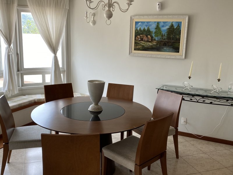 Casa à venda Tijuca com 328m² e 4 quartos por R$ 930.000 - 1833263439-5669bc01-4abc-42f2-be02-e0923c5dabd8.jpeg