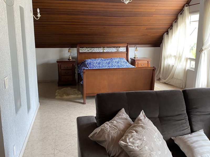 Casa à venda Tijuca com 328m² e 4 quartos por R$ 930.000 - 1916124382-d7a04a28-91fe-4f91-b29e-a6ea884251a8.jpeg