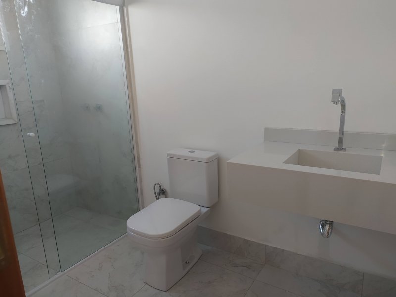 Casa de condomínio à venda Secção A com 360m² e 3 quartos por R$ 870.000 - 1276183787-img-20210428-130104.jpg