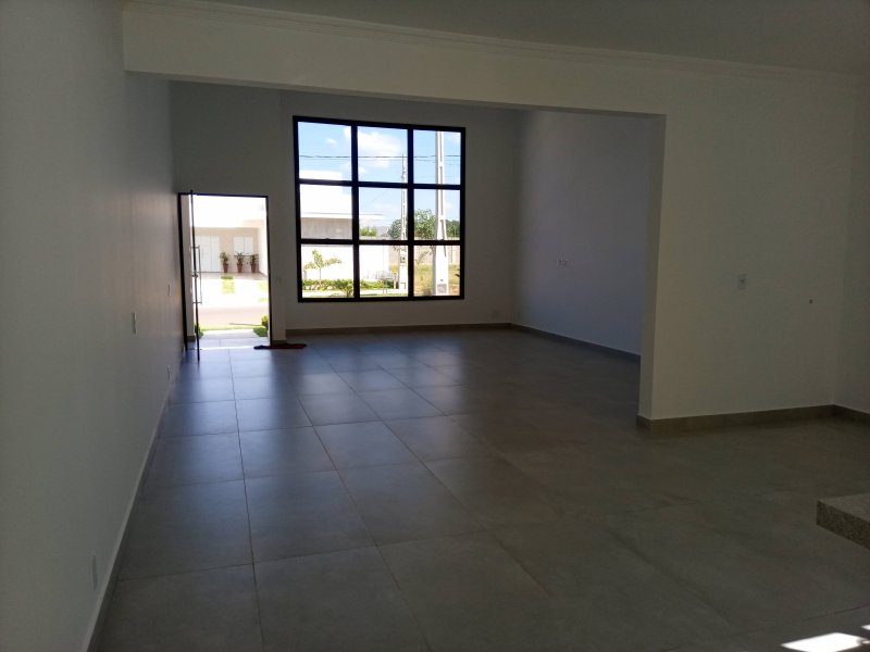 Casa de condomínio à venda Secção A com 360m² e 3 quartos por R$ 870.000 - 485141803-20210428-135509.jpg