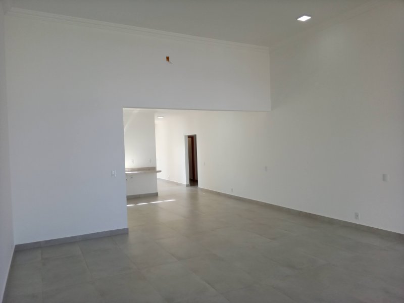 Casa de condomínio à venda Secção A com 360m² e 3 quartos por R$ 870.000 - 585692918-20210428-135359.jpg