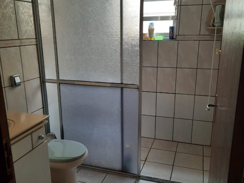Casa à venda Vila Carmosina com 190m² e 3 quartos por R$ 460.000 - 933218546-banheiro.jpg
