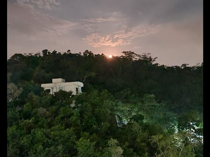 Apartamento à venda Maria Paula com 74m² e 3 quartos por R$ 380.000 - 322312905-vista-noturna-varanda-com-lua.jpeg