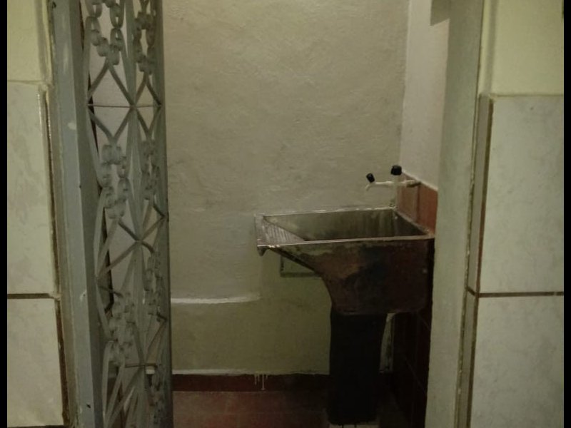 Casa para alugar Centro com 50m² e 2 quartos por R$ 650 - 1112843957-img-20190711-wa0074.jpg