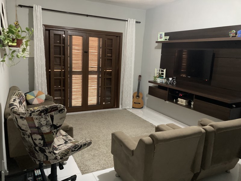 Casa à venda Jd laranjeiras com 250m² e 2 quartos por R$ 220.000 - 1147108540-ed69c99c-ee2a-441c-a174-f4726da90305.jpeg