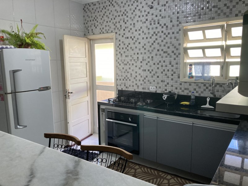 Casa à venda Jd laranjeiras com 250m² e 2 quartos por R$ 220.000 - 211363398-a1392054-a47d-4fc6-bf3e-31aa331ba89d.jpeg
