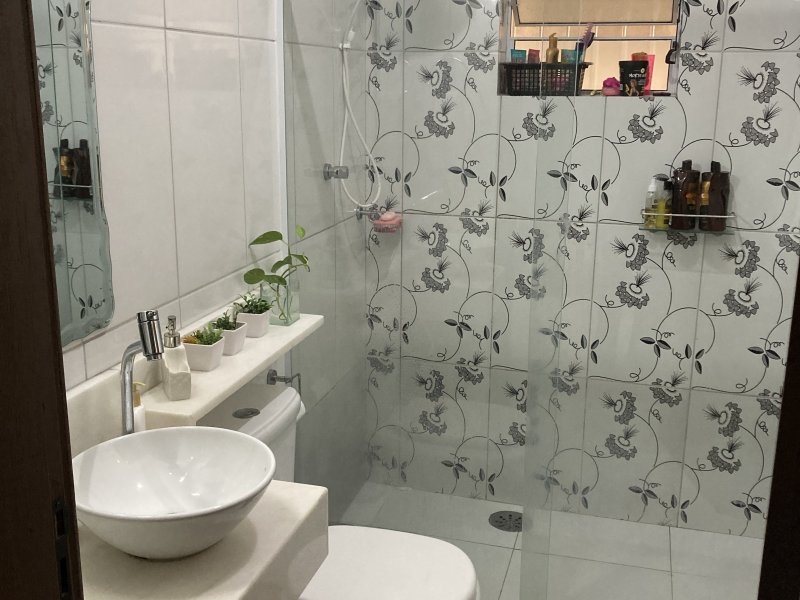 Casa à venda Jd laranjeiras com 250m² e 2 quartos por R$ 220.000 - 385431163-4163acdd-5b36-4930-9998-0965ad79c536.jpeg