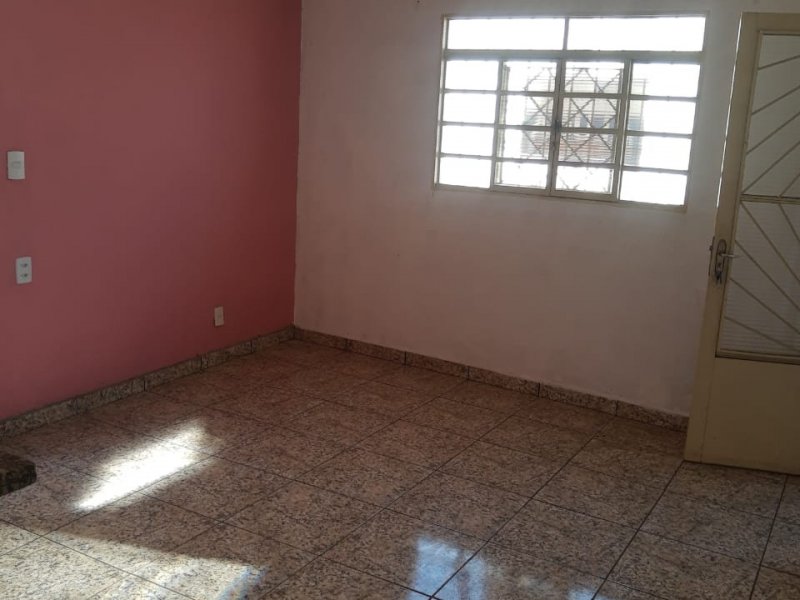 Casa à venda Vila Maciel com 140m² e 3 quartos por R$ 195.000 - 1901646330-d24faa0a-d678-4331-92aa-f352a7f4837f.jpeg