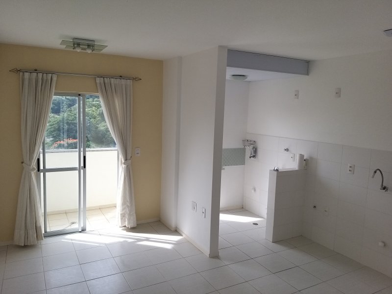 imóvel com 58m² - Ponta de Baixo - São José