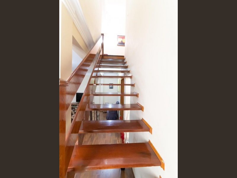 Casa à venda Jardim Belém com 220m² e 4 quartos por R$ 650.000 - 1591078236-escada.jpg