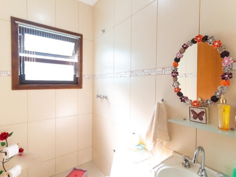 Casa à venda Jardim Belém com 220m² e 4 quartos por R$ 650.000 - 1693441534-banheiro-lavabo.jpg