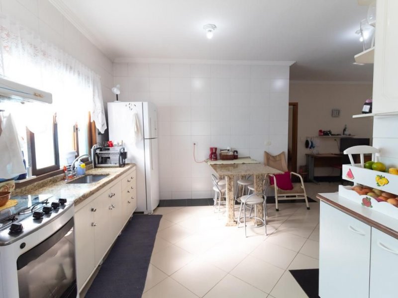 Casa à venda Jardim Belém com 220m² e 4 quartos por R$ 650.000 - 1732801450-cozinha5.jpg