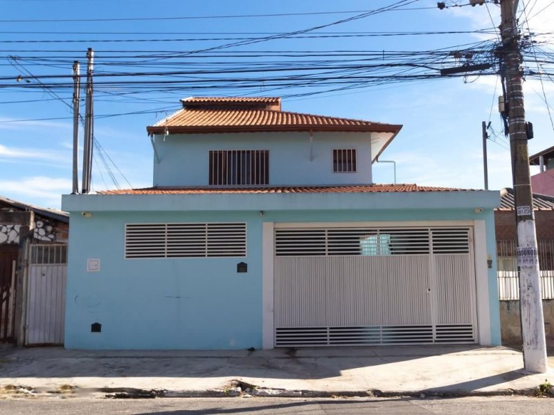 Casa à venda Jardim Belém com 220m² e 4 quartos por R$ 650.000 - 236108290-frente.jpg
