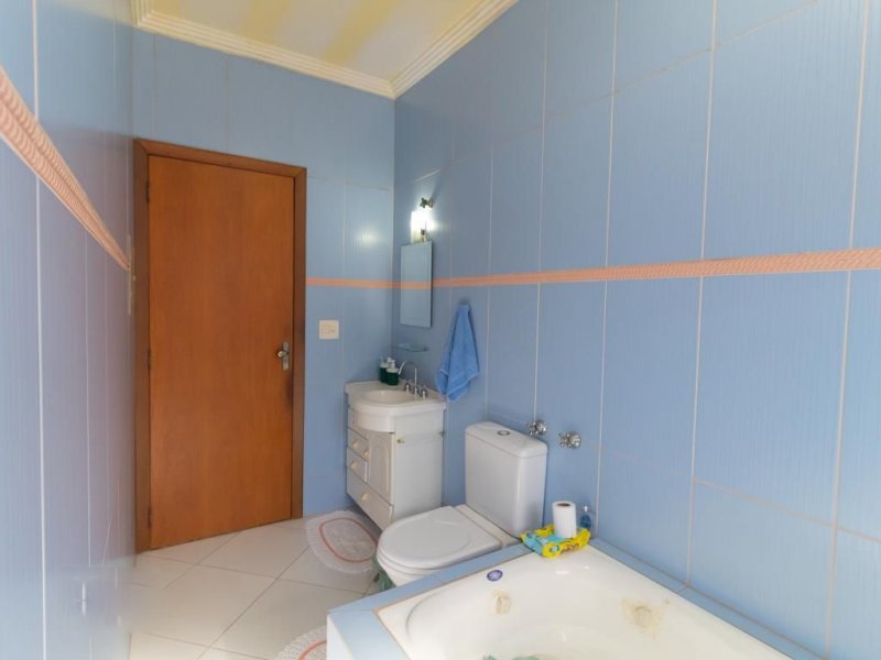 Casa à venda Jardim Belém com 220m² e 4 quartos por R$ 650.000 - 873450475-banheiro-social-superior4.jpg