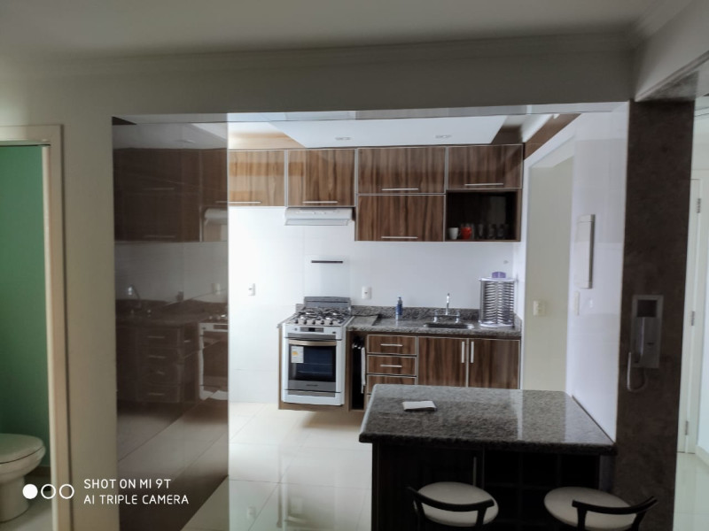 Apartamento à venda Centro com 61m² e 1 quarto por R$ 350.000 - sala-pra-cozinha2.jpg