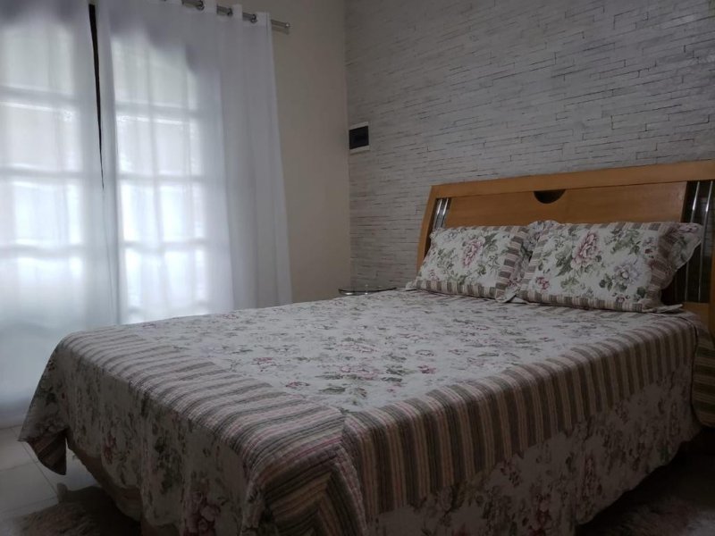 Casa à venda Jardim Márcia com 194m² e 3 quartos por R$ 590.000 - 1322709093-73a154cb-7d1a-41c5-907c-86d2cda41eb0.jpeg