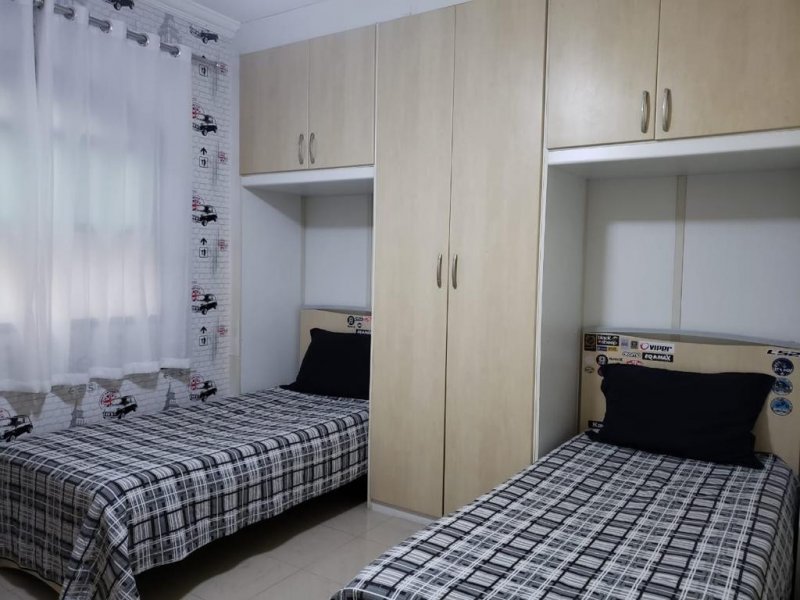 Casa à venda Jardim Márcia com 194m² e 3 quartos por R$ 590.000 - 1738646820-4450512f-2828-4102-8ec4-5bcb3a3de1e8.jpeg