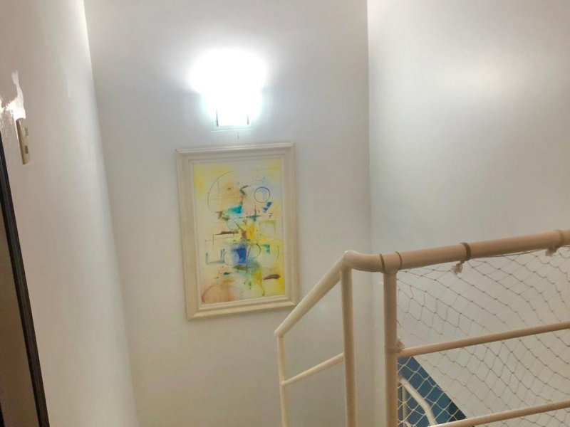 Casa de condomínio à venda Vila América com 139m² e 3 quartos por R$ 679.000 - 250892598-016-escada-para-sala-estar-sala-jantar-cozinha.jpg