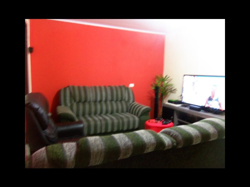 Comercial à venda Ganchinho com 160m² e 1 quarto por R$ 250.000 - 281055099-sala-fundos.jpg