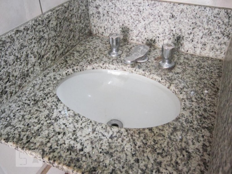 Apartamento à venda Vila Portugal com 64m² e 2 quartos por R$ 310.000 - 270743075-banheiro102.jpg