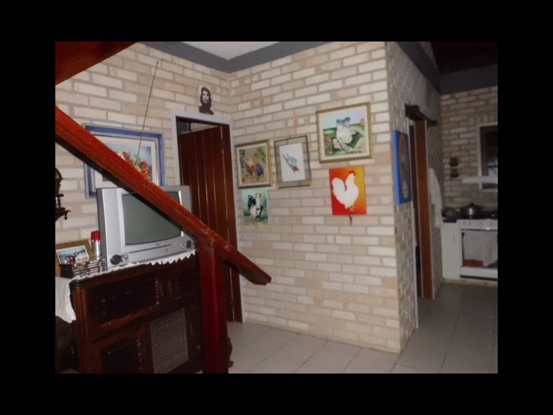 Casa à venda Sambaqui com 110m² e 3 quartos por R$ 1.570.000 - 1566378108-cs-interior-escada.jpg