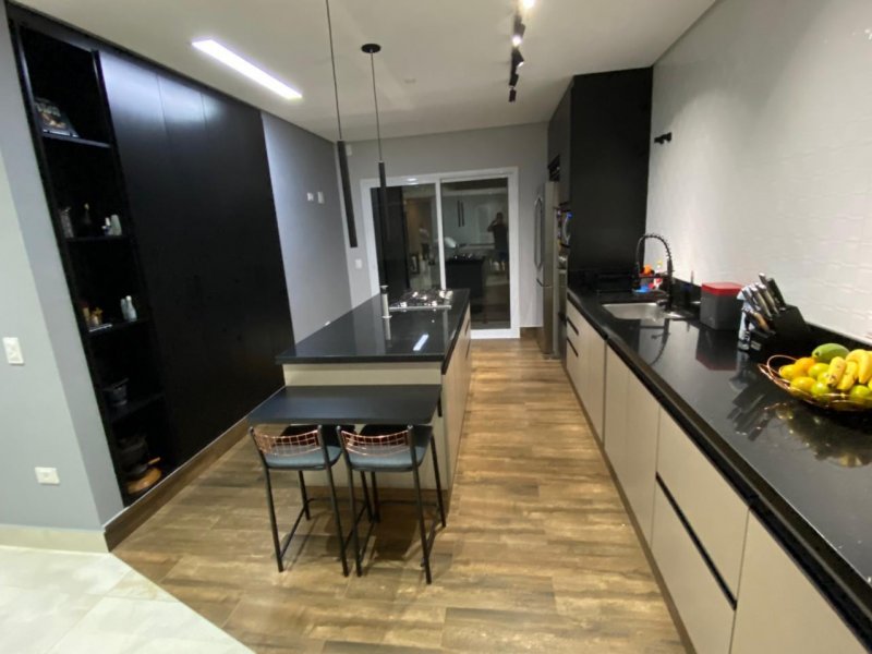 Casa de condomínio à venda Villa Verde com 250m² e 3 quartos por R$ 1.100.000 - 1863683174-whatsapp-image-2021-06-02-at-14.jpeg