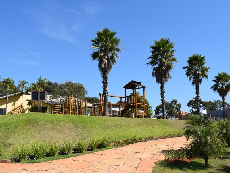 Terreno à venda Centro com 900m² e 1 quarto por R$ 180.000 - 669046604-9.JPG