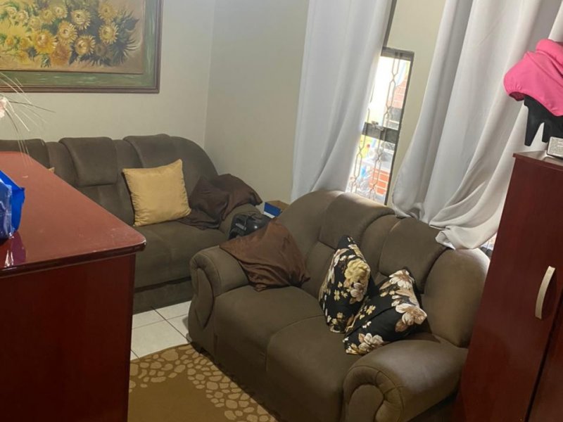 Casa à venda Jardim das Estacoes (Vila Xavier) com 207m² e 3 quartos por R$ 290.000 - 1939898890-inbound5210536040867669750.jpg