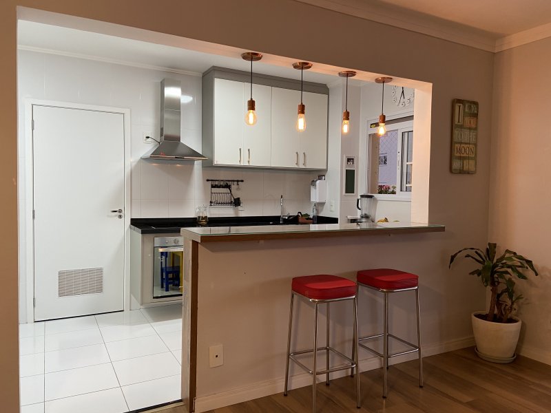 Apartamento à venda Picanço com 121m² e 3 quartos por R$ 1.000.000 - 1024483650-balcao-cozinha.jpg