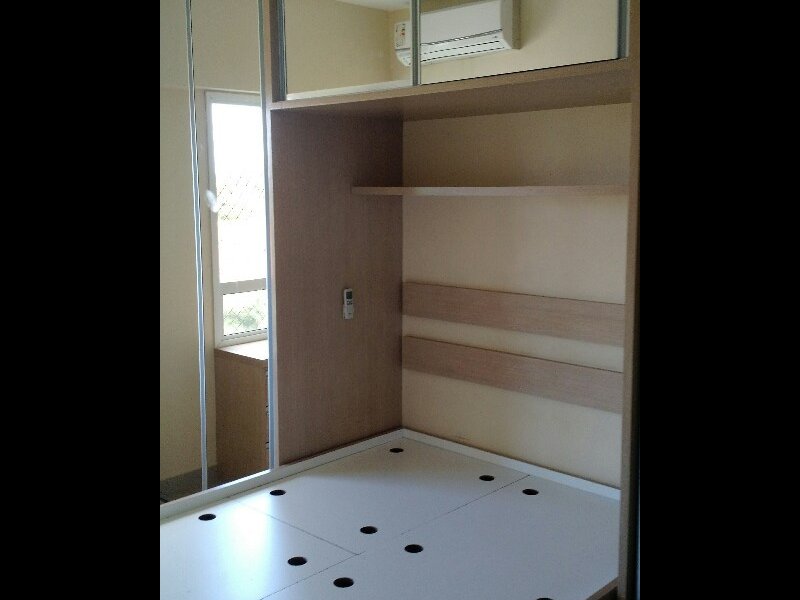 Apartamento à venda Patamares com 68m² e 2 quartos por R$ 355.000 - 2094208011-suite-armarios-e-cama-bau-planejados.jpg