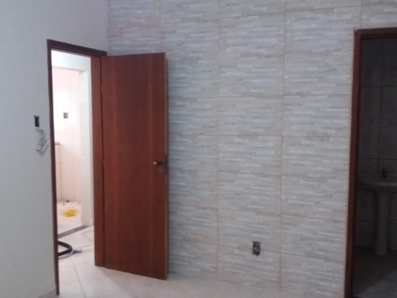 Casa à venda de Lourdes com 250m² e 5 quartos por R$ 490.000 - 1512299516-suitejpg.jpg