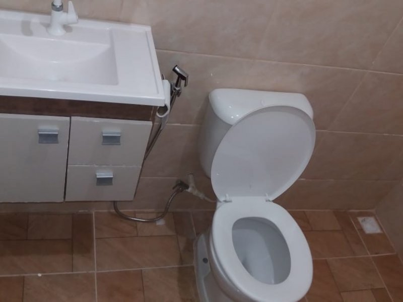 Casa à venda de Lourdes com 250m² e 5 quartos por R$ 490.000 - 1759927400-banheiro-suite.jpeg
