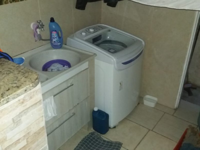 Casa à venda de Lourdes com 250m² e 5 quartos por R$ 490.000 - 2054844043-lavanderia.jpg