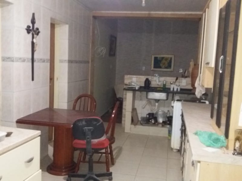 Casa à venda de Lourdes com 250m² e 5 quartos por R$ 490.000 - 379052784-cozinha-casa-detras.jpeg