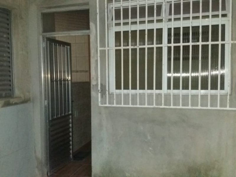 Casa à venda de Lourdes com 250m² e 5 quartos por R$ 490.000 - 440524544-quintal.jpeg