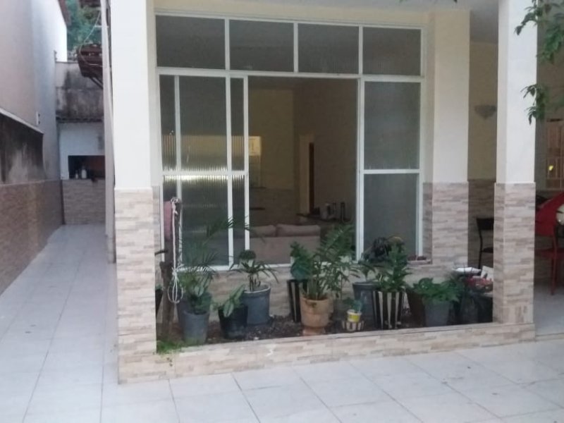 Casa à venda de Lourdes com 250m² e 5 quartos por R$ 490.000 - 717629897-entrada-casa.jpeg