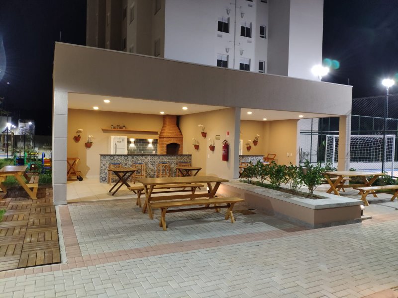Apartamento à venda Parque Bristol com 41m² e 2 quartos por R$ 240.000 - 1981656134-churrasqueira-de-noite.jpeg