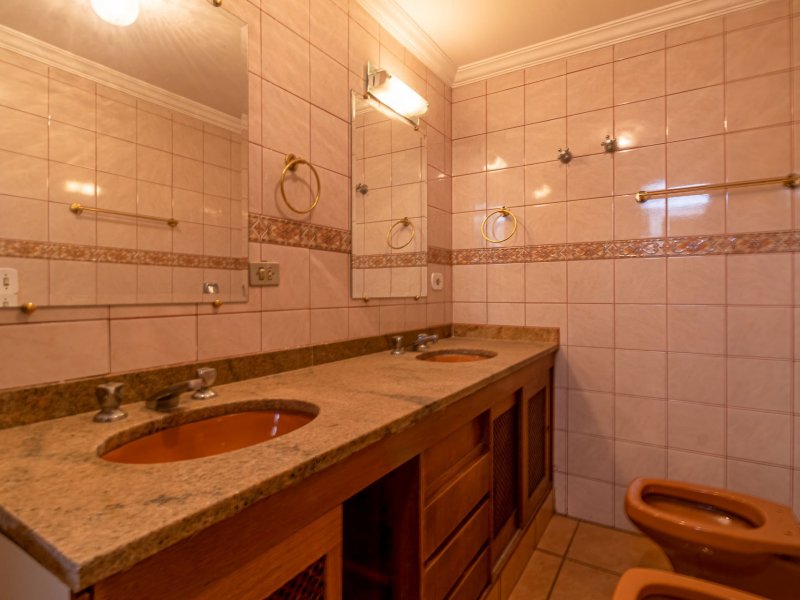 Apartamento à venda Vila Andrade com 176m² e 4 quartos por R$ 595.000 - 388803817-18-banh2.jpg