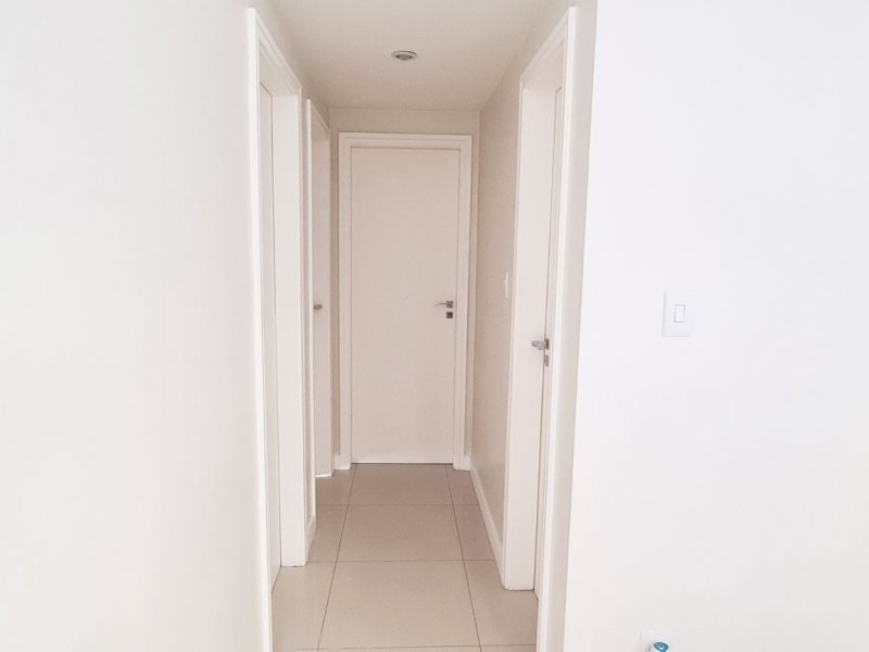 Apartamento à venda Engenho de Dentro com 99m² e 3 quartos por R$ 550.000 - 1972244236-corredor01.jpg
