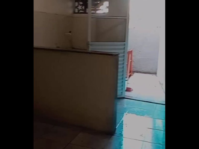 Kitnet para alugar Itapuã com 20m² e 1 quarto por R$ 600 - 2069820377-abbd4721-9452-4a12-891b-4d35ea59b6ac.jpg