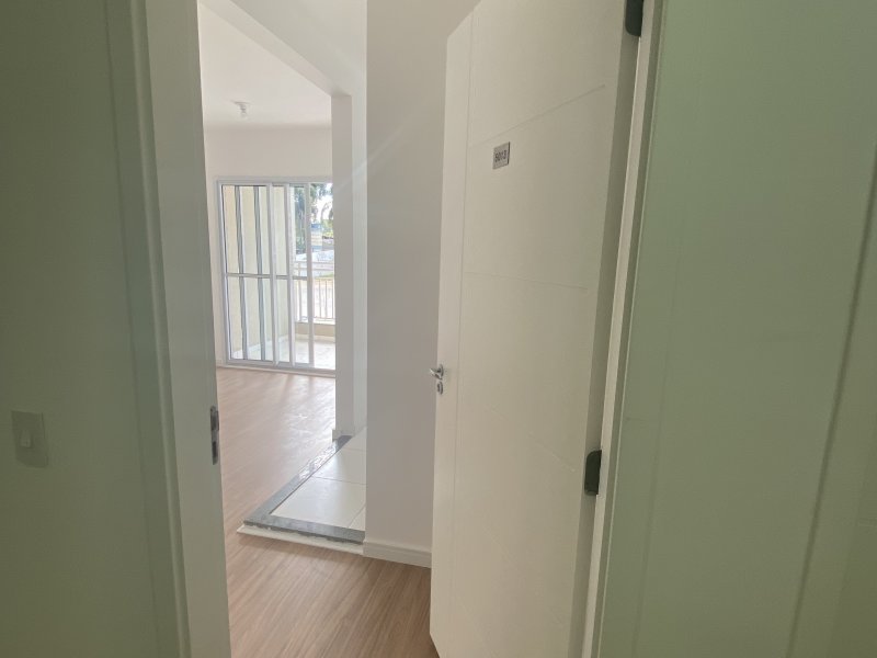 Apartamento para alugar Itapark Res. com 49m² e 2 quartos por R$ 1.300 - 2131996280-img-5228.JPG